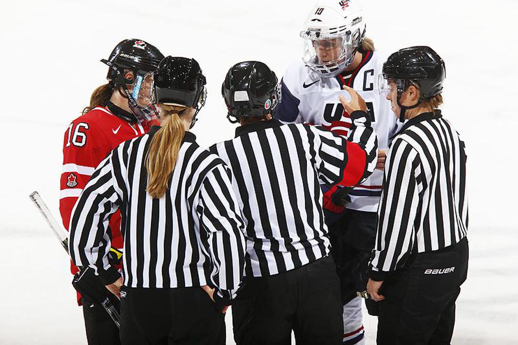 How to Become a Ice Hockey Referee